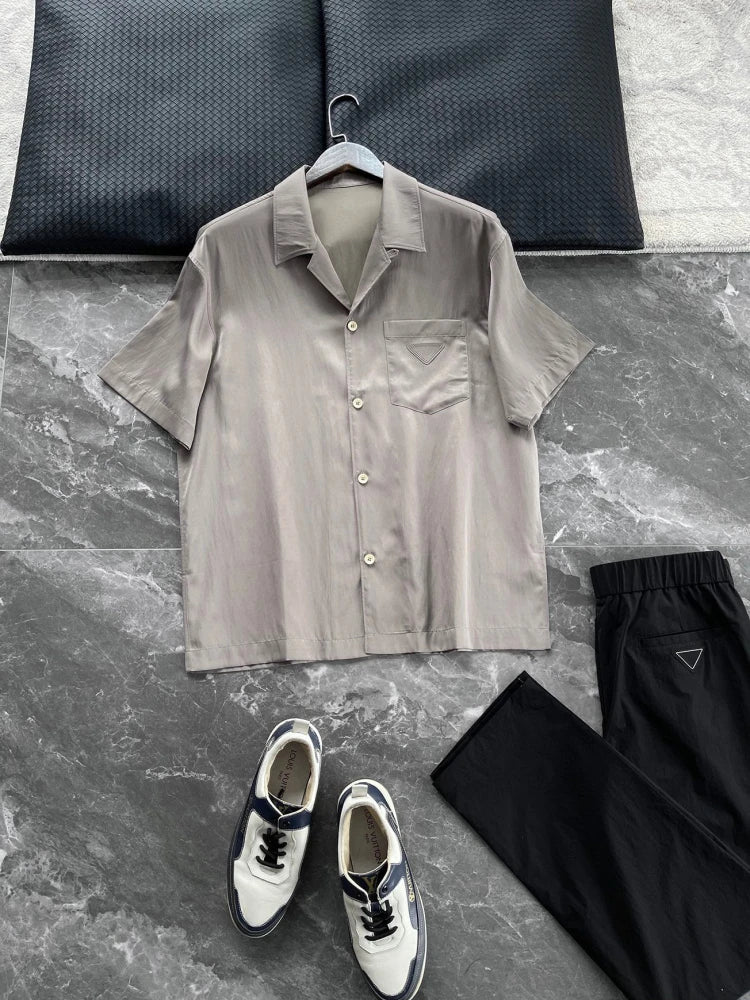 Italian high luxury quality, silky and skin-friendly feel, casual lapel light and breathable lapel short-sleeved shirt