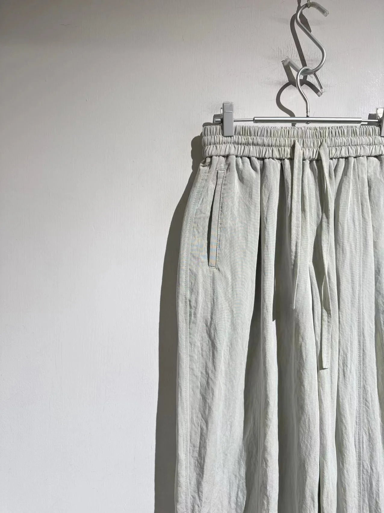 Comfortable and simple, versatile high-grade elastic elastic waist drawstring straight loose casual pants men