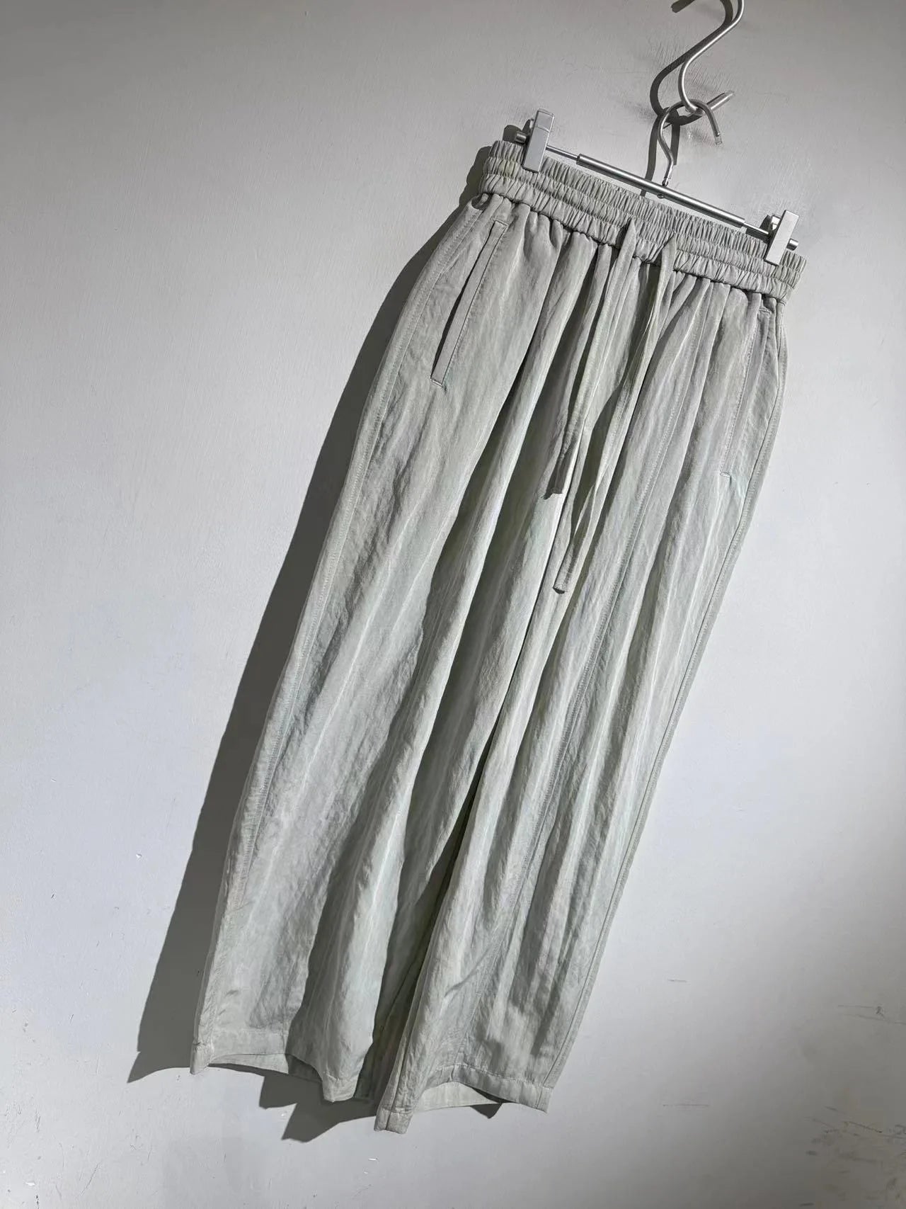 Comfortable and simple, versatile high-grade elastic elastic waist drawstring straight loose casual pants men