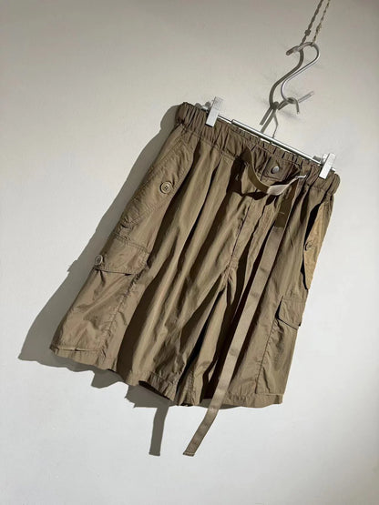 [Drawstring belt design] Comfortable and comfortable, light and multi-pocket loose straight tooling casual shorts for men