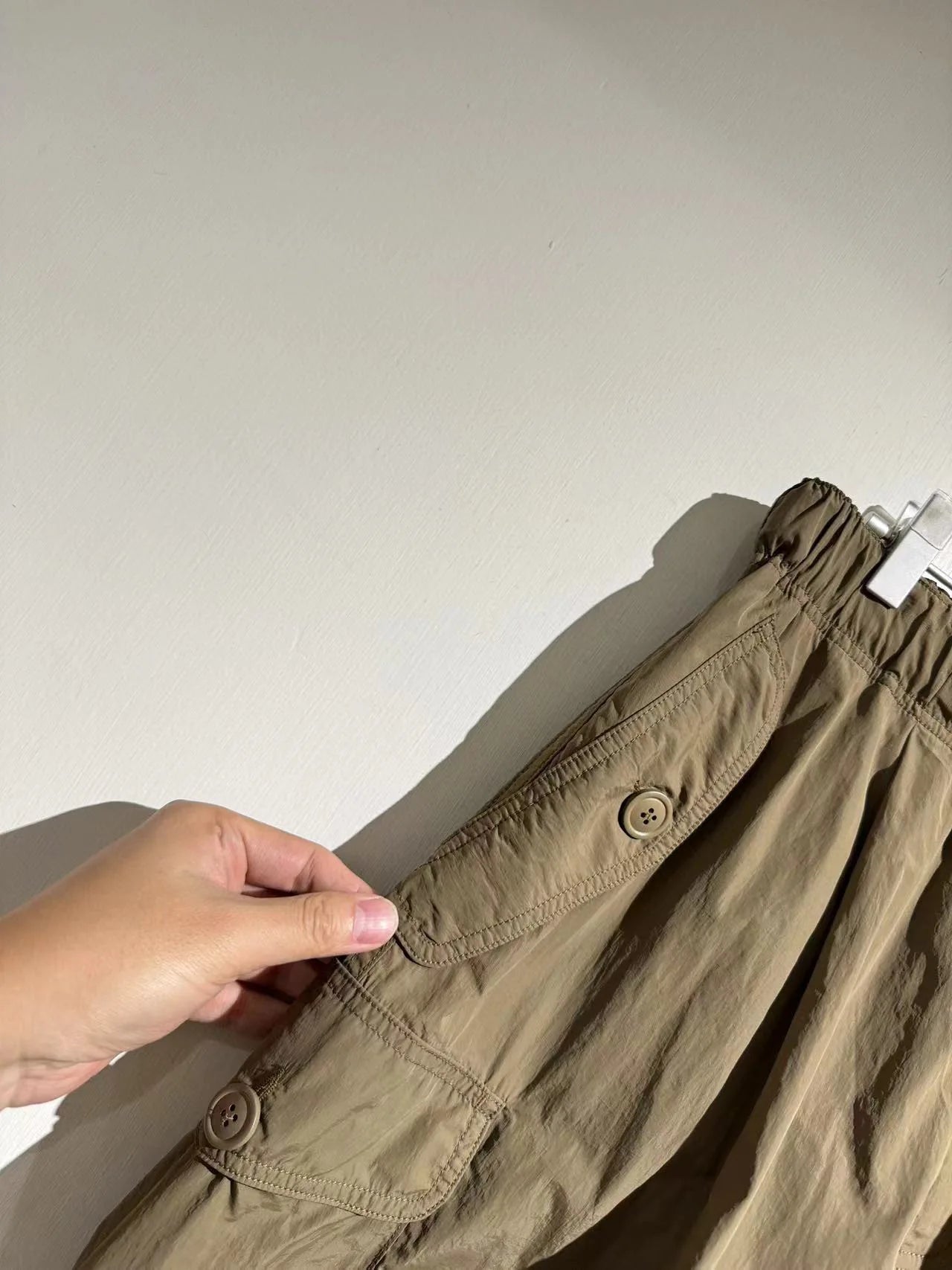 [Drawstring belt design] Comfortable and comfortable, light and multi-pocket loose straight tooling casual shorts for men